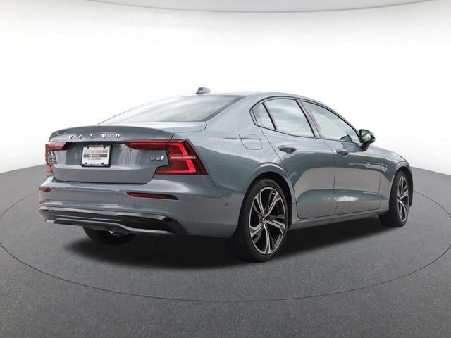 2023 Volvo S60 Plus Dark Theme
