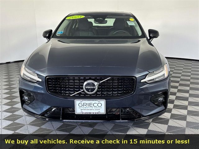 2023 Volvo S60 Plus Dark Theme