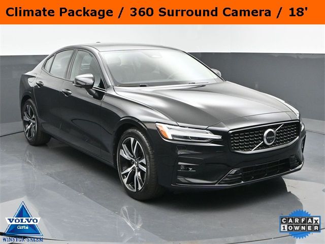 2023 Volvo S60 Plus Dark Theme