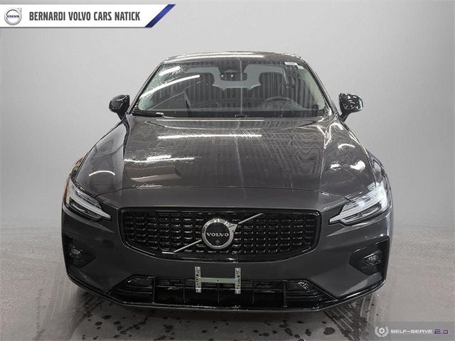 2023 Volvo S60 Plus Dark Theme