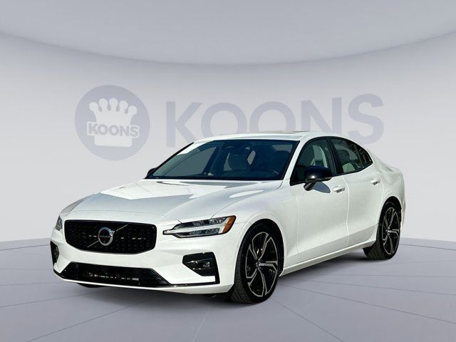 2023 Volvo S60 Plus Dark Theme