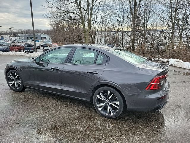 2023 Volvo S60 Plus Dark Theme