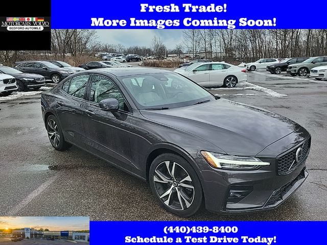 2023 Volvo S60 Plus Dark Theme