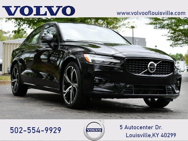 2023 Volvo S60 Plus Dark Theme