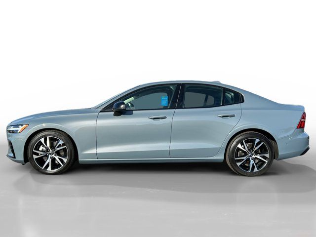 2023 Volvo S60 Plus Dark Theme