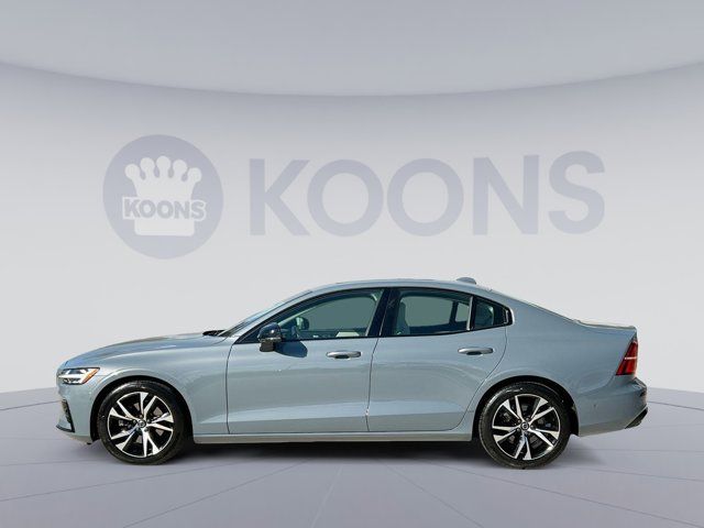 2023 Volvo S60 Plus Dark Theme