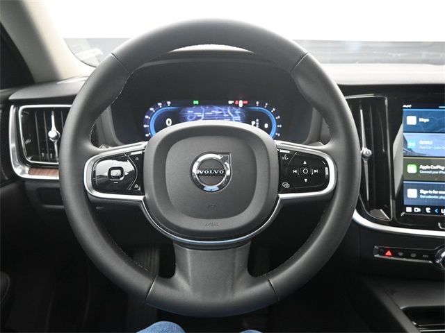 2023 Volvo S60 Plus Dark Theme