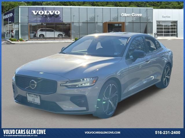 2023 Volvo S60 Plus Dark Theme