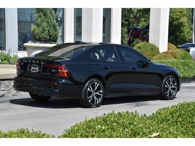 2023 Volvo S60 Core Dark Theme