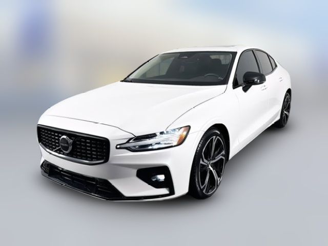 2023 Volvo S60 Core Dark Theme