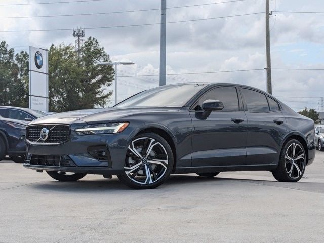 2023 Volvo S60 Core Dark Theme