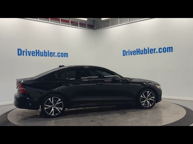 2023 Volvo S60 Core Dark Theme