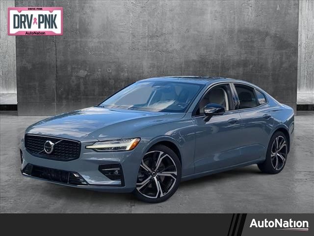 2023 Volvo S60 Plus Dark Theme