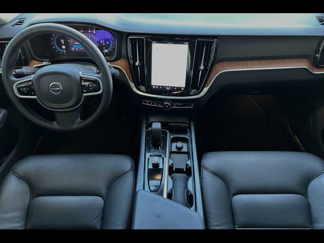 2023 Volvo S60 Plus Dark Theme