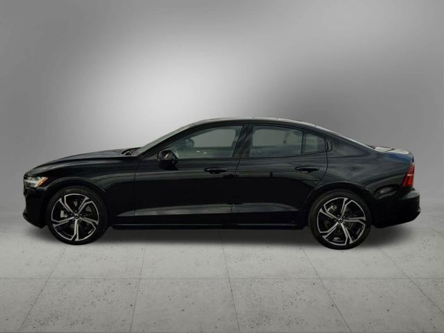 2023 Volvo S60 Plus Dark Theme