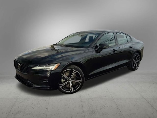 2023 Volvo S60 Plus Dark Theme