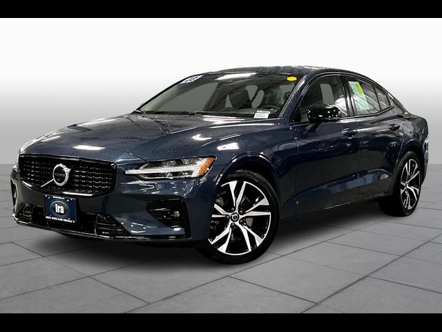 2023 Volvo S60 Plus Dark Theme