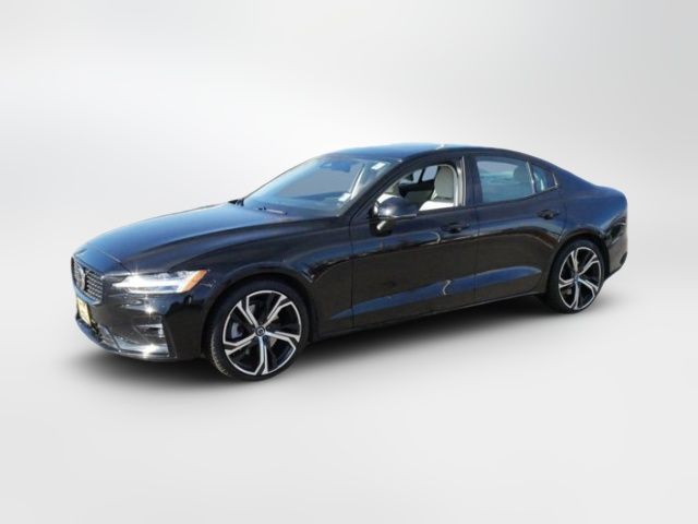 2023 Volvo S60 Core Black Edition