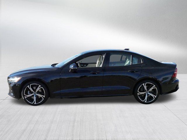 2023 Volvo S60 Core Black Edition