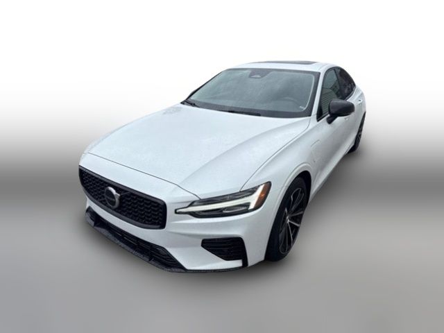 2023 Volvo S60 Recharge Plug-In Hybrid Plus Dark Theme