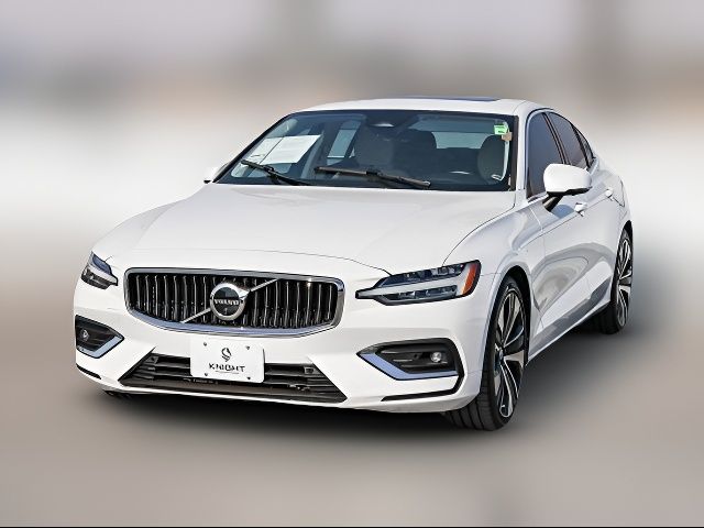 2023 Volvo S60 Ultimate Bright Theme