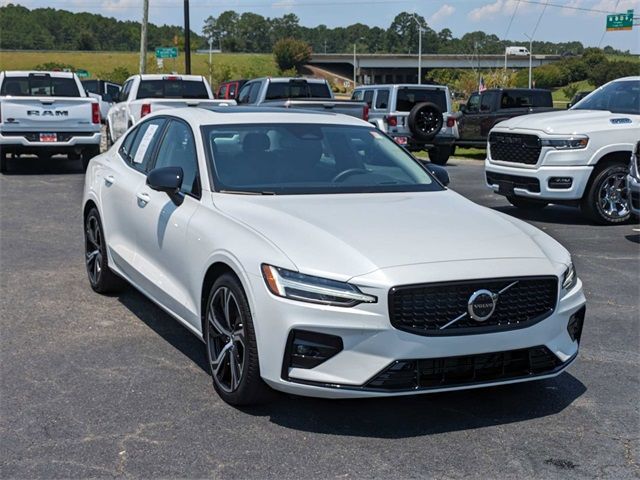 2023 Volvo S60 Ultimate Dark Theme