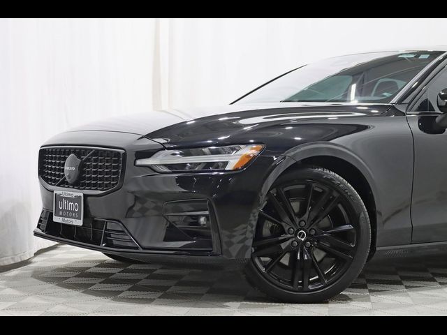 2023 Volvo S60 Ultimate Black Edition