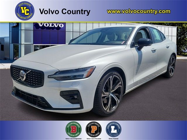 2023 Volvo S60 Ultimate Dark Theme