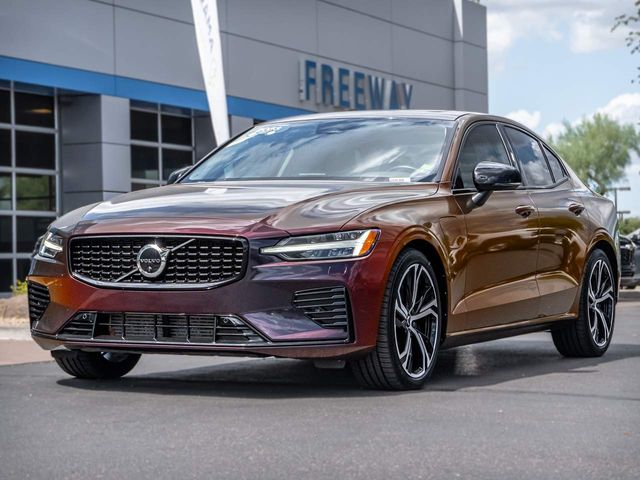 2023 Volvo S60 Recharge Plus Dark Theme