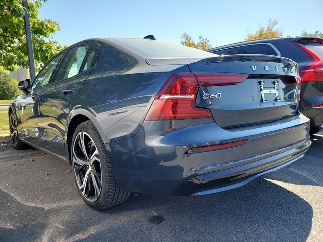 2023 Volvo S60 Recharge Plug-In Hybrid Plus Dark Theme