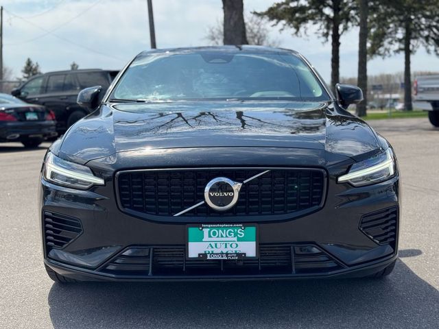 2023 Volvo S60 Recharge Plug-In Hybrid Plus Dark Theme