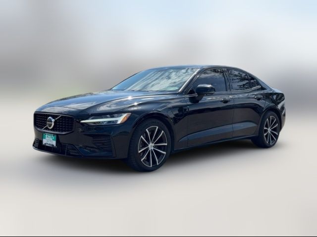 2023 Volvo S60 Recharge Plug-In Hybrid Plus Dark Theme