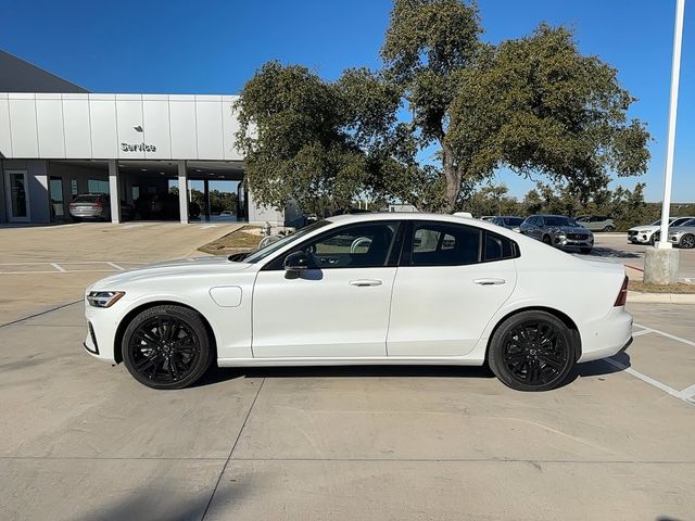 2023 Volvo S60 Recharge Plug-In Hybrid Plus Black Edition