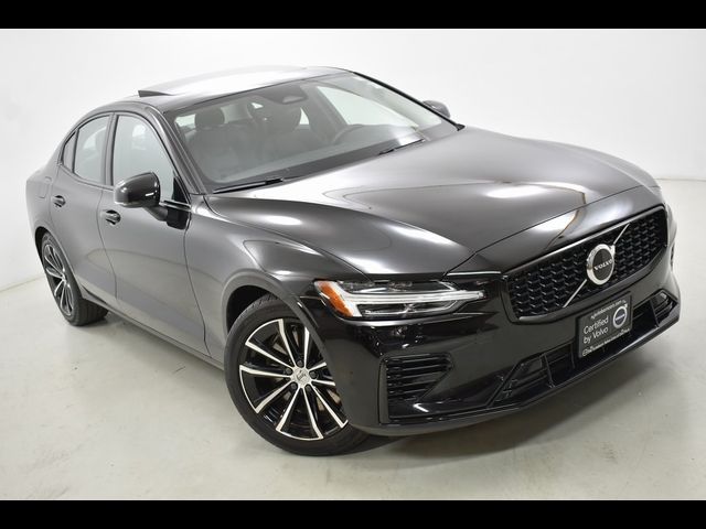 2023 Volvo S60 Recharge Plug-In Hybrid Core Dark Theme