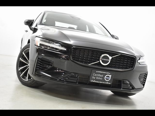 2023 Volvo S60 Recharge Plug-In Hybrid Core Dark Theme