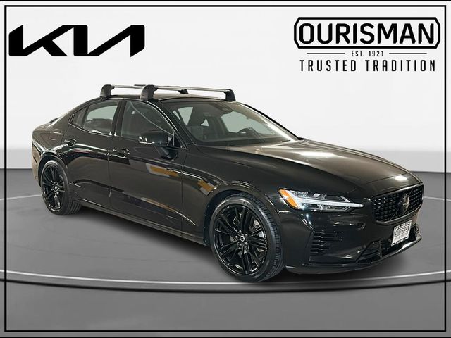 2023 Volvo S60 Recharge Plug-In Hybrid Plus Black Edition