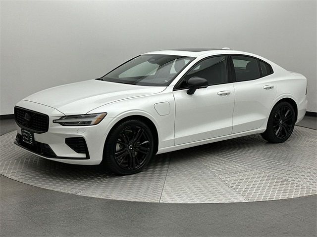 2023 Volvo S60 Recharge Plug-In Hybrid Plus Black Edition