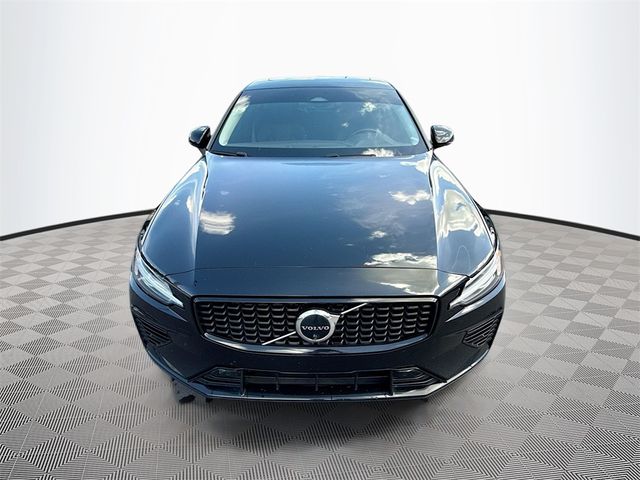 2023 Volvo S60 Recharge Plug-In Hybrid Plus Dark Theme