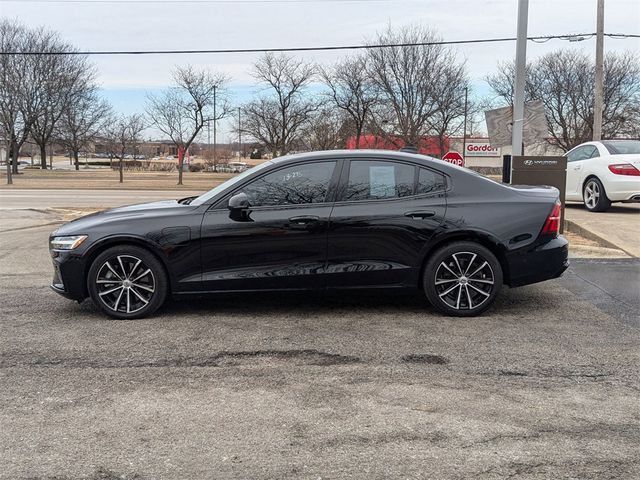 2023 Volvo S60 Recharge Plug-In Hybrid Plus Dark Theme