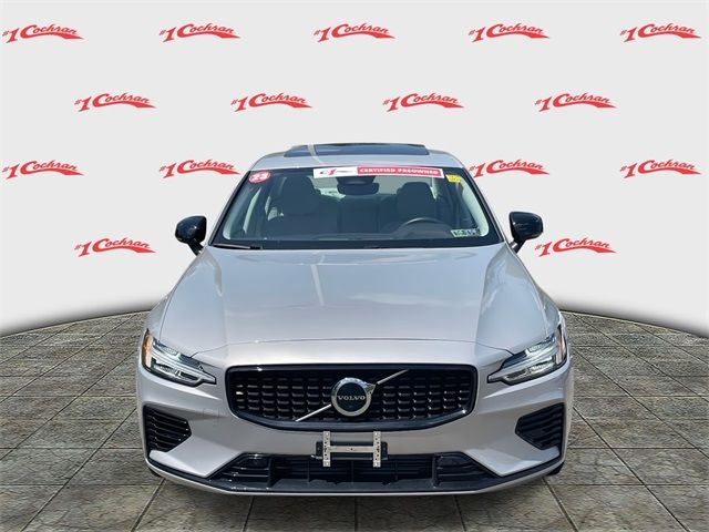 2023 Volvo S60 Recharge Plug-In Hybrid Plus Dark Theme