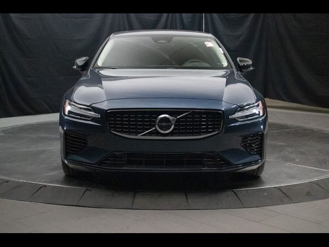 2023 Volvo S60 Recharge Plug-In Hybrid Plus Dark Theme