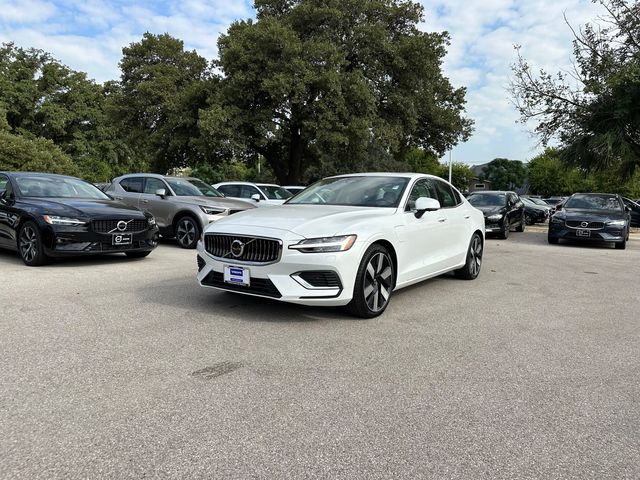 2023 Volvo S60 Recharge Plug-In Hybrid Ultimate Bright Theme