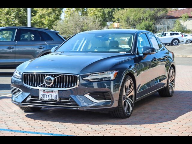 2023 Volvo S60 Recharge Plug-In Hybrid Ultimate Bright Theme