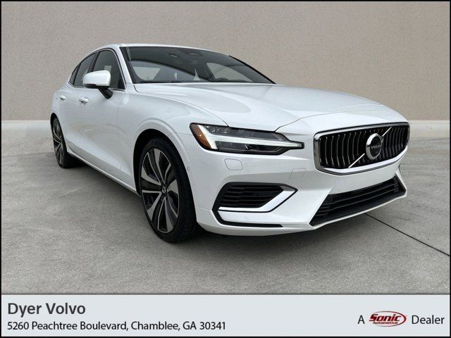 2023 Volvo S60 Recharge Plug-In Hybrid Ultimate Bright Theme