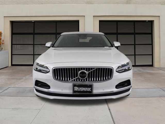 2023 Volvo S90 Plus Bright Theme