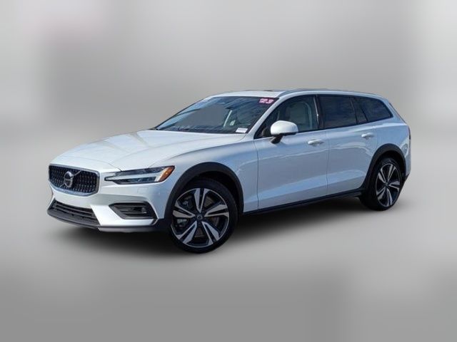 2023 Volvo V60 Cross Country Plus