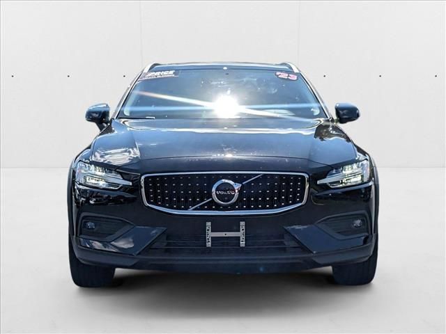2023 Volvo V60 Cross Country Ultimate