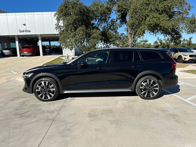 2023 Volvo V60 Cross Country Ultimate