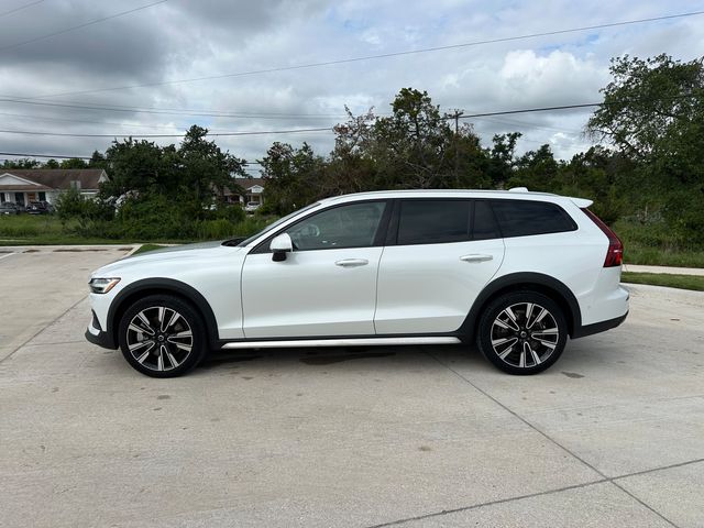 2023 Volvo V60 Cross Country Ultimate