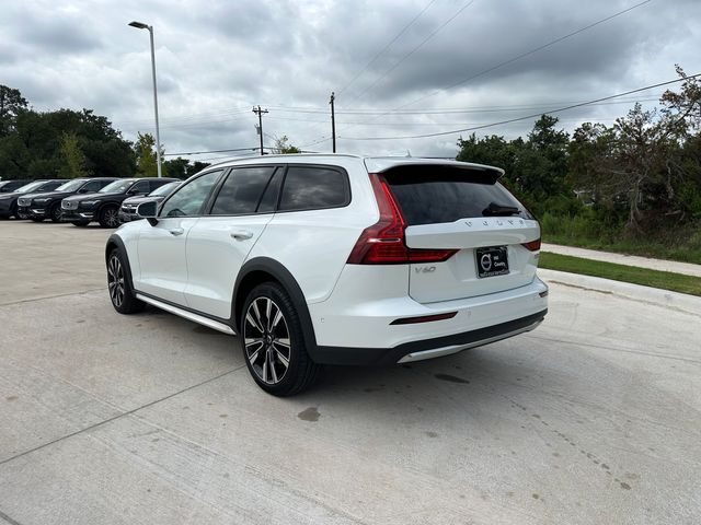 2023 Volvo V60 Cross Country Ultimate